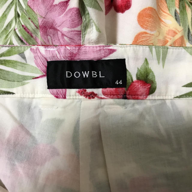 DOWBL(ダブル)のDOWBL 花柄ハーフショーツ メンズのパンツ(ショートパンツ)の商品写真