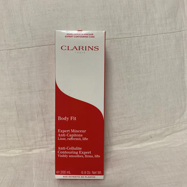 CLARINS(クラランス)の新品未開封クラランス ボディフィット  200mL コスメ/美容のボディケア(ボディクリーム)の商品写真