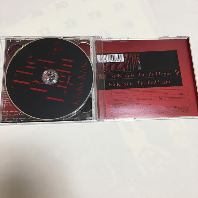 KinKi Kids(キンキキッズ)のKinKi Kids the red light 初回盤A エンタメ/ホビーのCD(ポップス/ロック(邦楽))の商品写真