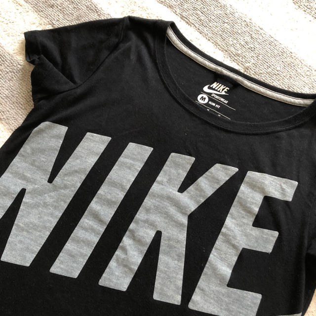 NIKE(ナイキ)のナイキのＴシャツ M  デカロゴ レディースのトップス(Tシャツ(半袖/袖なし))の商品写真