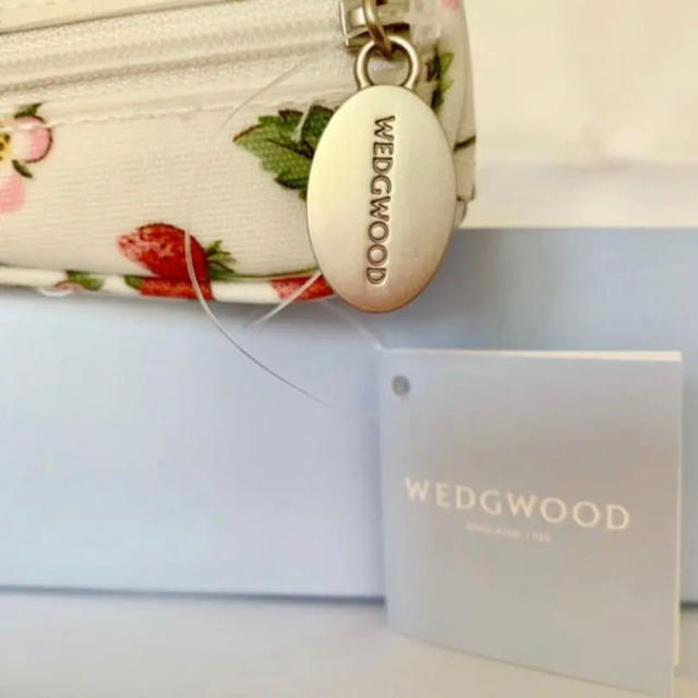 WEDGWOOD(ウェッジウッド)のまゆ様専用☆WEDGWOOD ウェッジウッド 化粧ポーチ タオル地ハンカチ新品☆ レディースのファッション小物(ポーチ)の商品写真