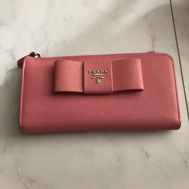 PRADA(プラダ)のPRADAＬ字ファスナー長財布 レディースのファッション小物(財布)の商品写真