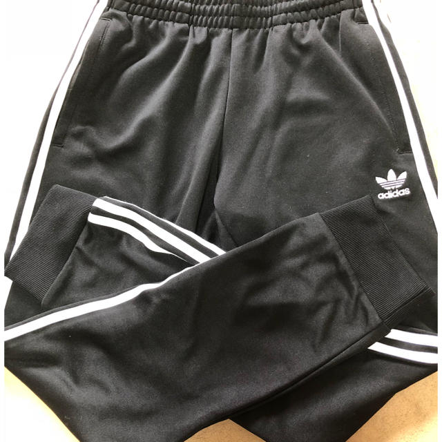 adidas(アディダス)のadidas トラックパンツ メンズのパンツ(スラックス)の商品写真