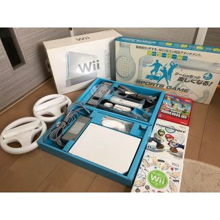 ウィー(Wii)の【専用】wii本体 写真のものフルセット(家庭用ゲーム機本体)