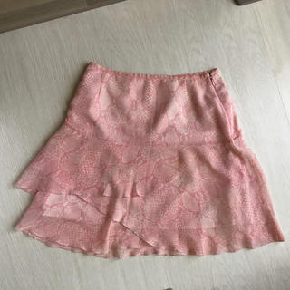 オゾック(OZOC)のOZOC    オゾック   パイソン柄のピンクのスカート  38サイズ(ミニスカート)