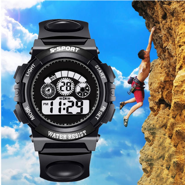 スポーツ男性 デジタル時計男性 新品 未使用 メンズの時計(腕時計(デジタル))の商品写真