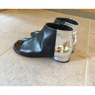 マルタンマルジェラ(Maison Martin Margiela)のマルジェラ足袋サンダルMaisonMargielaMM6ショートブーツシルバー(ブーツ)