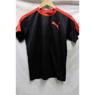 プーマ(PUMA)のPUMAブラック×レッドスポーツTシャツ/150(Tシャツ/カットソー)