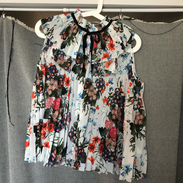 Erdem(アーデム)のERDEM H&M アーデム コラボ レディースのトップス(シャツ/ブラウス(半袖/袖なし))の商品写真