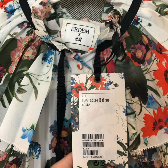 Erdem(アーデム)のERDEM H&M アーデム コラボ レディースのトップス(シャツ/ブラウス(半袖/袖なし))の商品写真