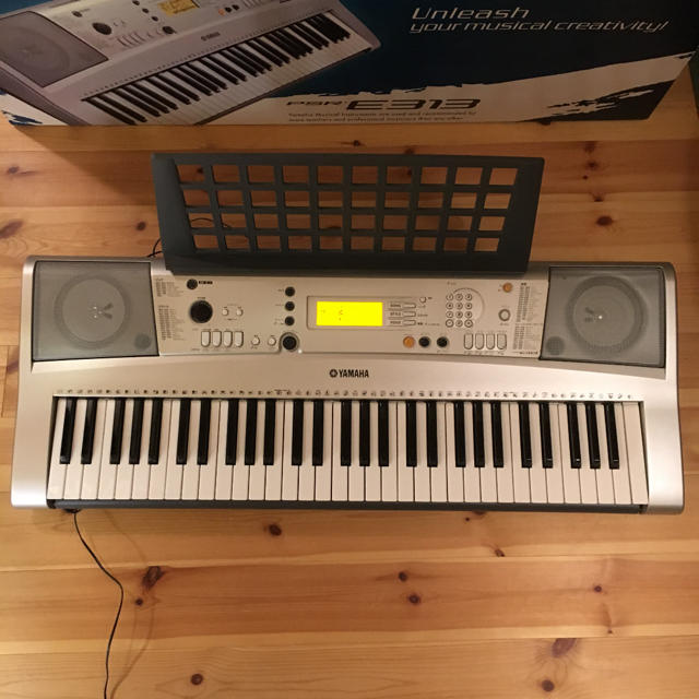 YAMAHA ポータトーン PSR-E313 キーボード/シンセサイザー YAMAHA ポータトーン PSR-E313 キーボード/シンセサイザー