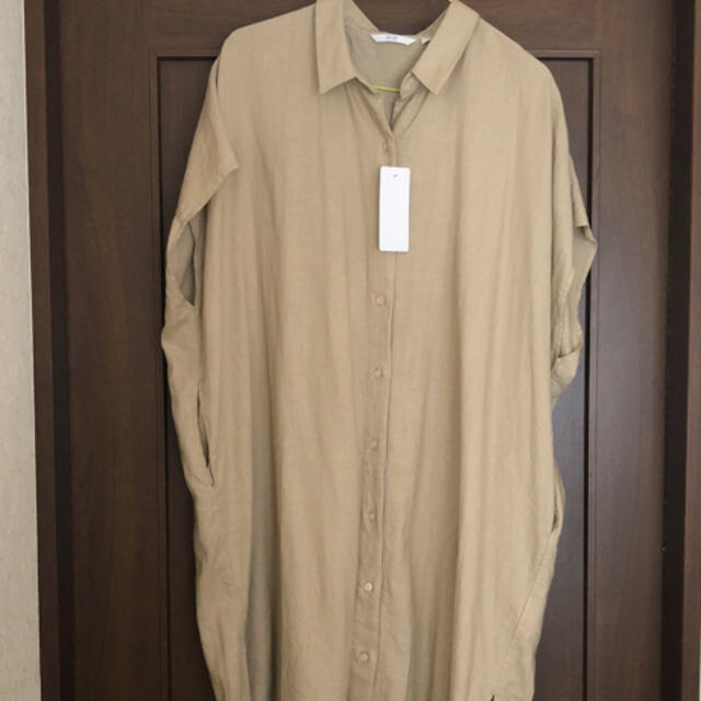UNIQLO(ユニクロ)のユニクロ リネンブレンドロングシャツ レディースのトップス(シャツ/ブラウス(半袖/袖なし))の商品写真