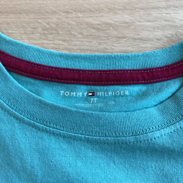 TOMMY HILFIGER(トミーヒルフィガー)の【お値下げしました】トミーヒルフィガー 120-127サイズ キッズ/ベビー/マタニティのキッズ服男の子用(90cm~)(Tシャツ/カットソー)の商品写真