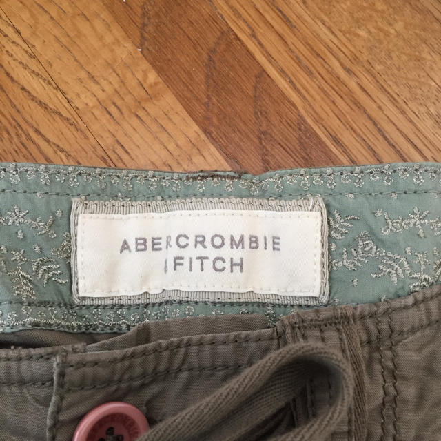 Abercrombie&Fitch(アバクロンビーアンドフィッチ)のアバクロンビー&フィッチ レディースのパンツ(ハーフパンツ)の商品写真