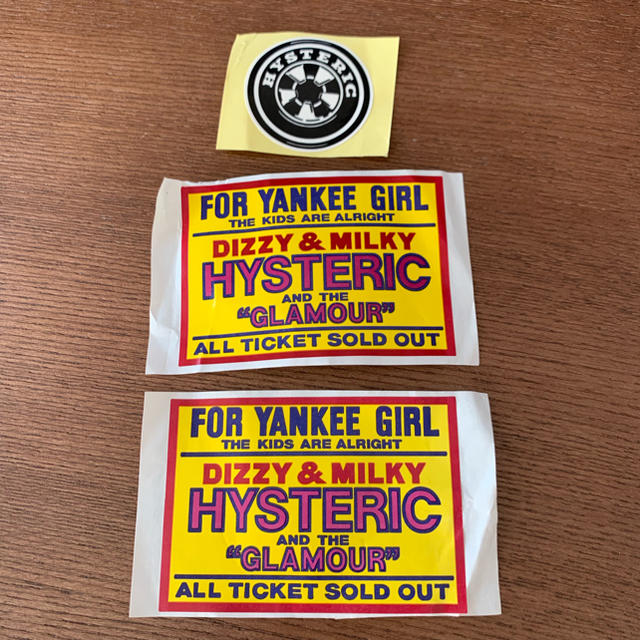 HYSTERIC GLAMOUR(ヒステリックグラマー)のヒステリックグラマー 非売品ステッカー&DM エンタメ/ホビーのコレクション(ノベルティグッズ)の商品写真