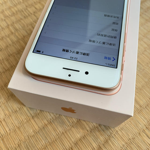 Apple(アップル)のiPhone8 64g gold Softbank  スマホ/家電/カメラのスマートフォン/携帯電話(スマートフォン本体)の商品写真