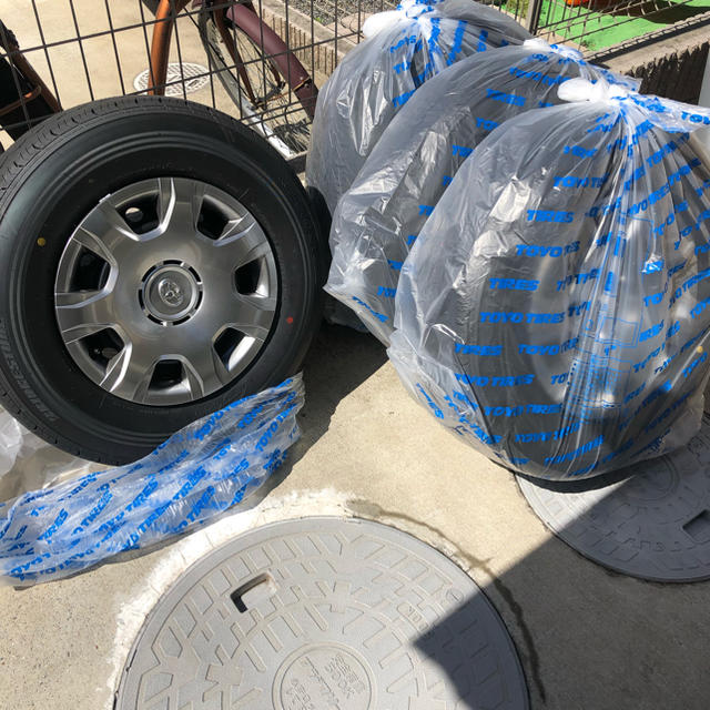 値下げ!ハイエース 新車外し タイヤホイールセット 195/80/R15 値下げ!ハイエース 新車外し タイヤホイールセット 195/80/R15