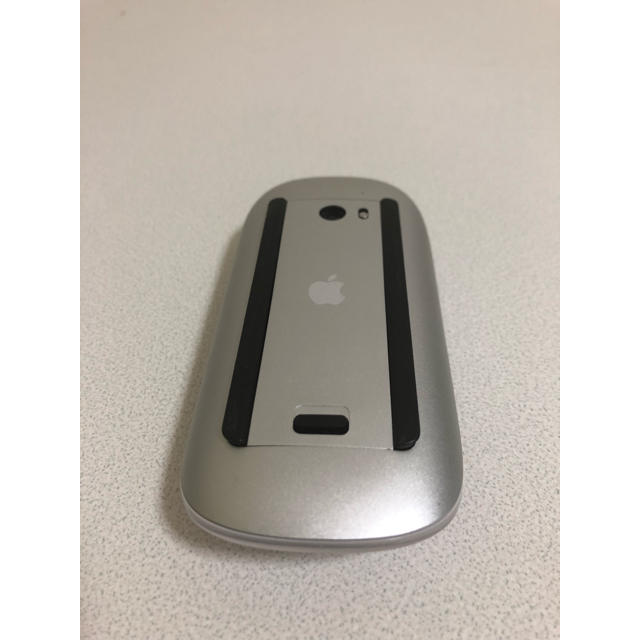 Apple(アップル)の本日特価Apple マジックマウス Magic mouse A1296 動作品 スマホ/家電/カメラのPC/タブレット(PC周辺機器)の商品写真