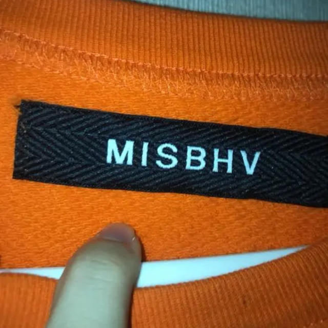 OFF-WHITE(オフホワイト)のMISBHV トレーナー メンズのトップス(スウェット)の商品写真