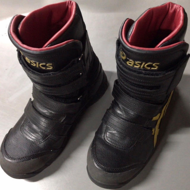 asics(アシックス)の専用　　　　　　　　　安全靴 ハイカット　24.0 メンズの靴/シューズ(その他)の商品写真