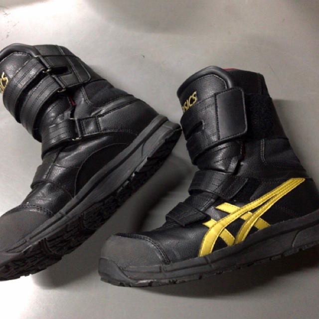 asics(アシックス)の専用　　　　　　　　　安全靴 ハイカット　24.0 メンズの靴/シューズ(その他)の商品写真
