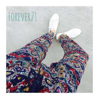 フォーエバートゥエンティーワン(FOREVER 21)のForever21ネイティブ柄パンツ(カジュアルパンツ)