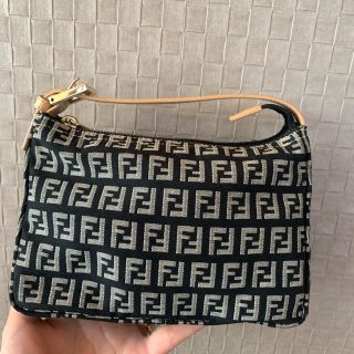 フェンディ(FENDI)のFENDI ポーチ キャンバス ハンドバッグ(ハンドバッグ)