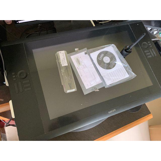 Wacom - ワサビ　Wacom Cintiq24HD DTK-2400/K0