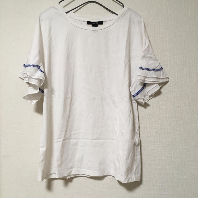 FOREVER 21(フォーエバートゥエンティーワン)のフォーエバー21  Forever21 袖フリル Tシャツ レディースのトップス(Tシャツ(半袖/袖なし))の商品写真