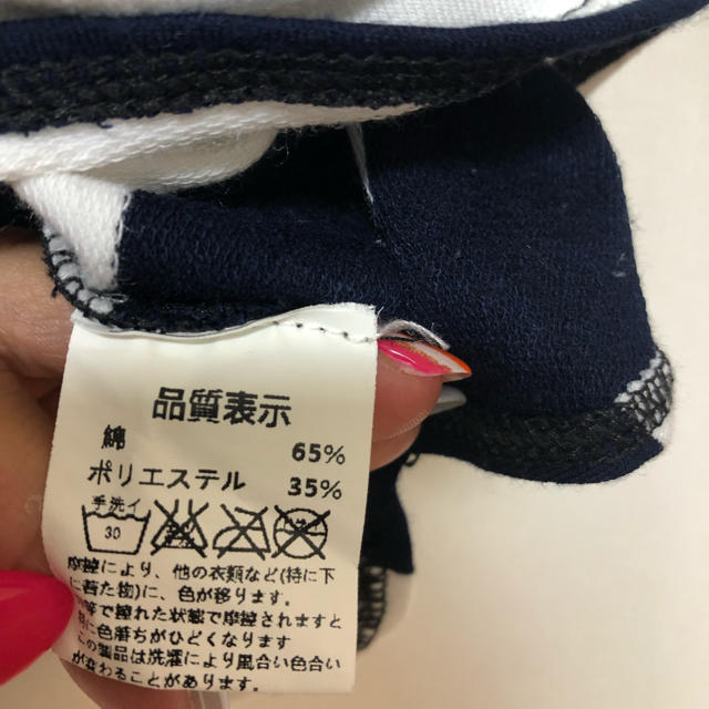 coca VネックTシャツ レディースのトップス(Tシャツ(半袖/袖なし))の商品写真