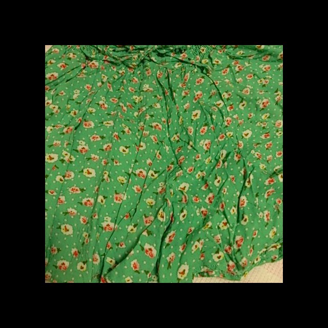 OLIVEdesOLIVE(オリーブデオリーブ)のオリーブ 緑花柄キュロット レディースのパンツ(キュロット)の商品写真