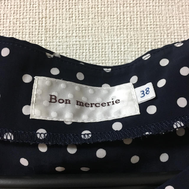 Bon mercerie(ボンメルスリー)のボンメルスリー 上品 ドットワンピース レディースのワンピース(ひざ丈ワンピース)の商品写真