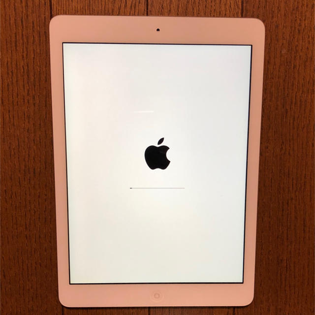 【美品】iPad air Wi-Fiモデル 128GB シルバータブレット