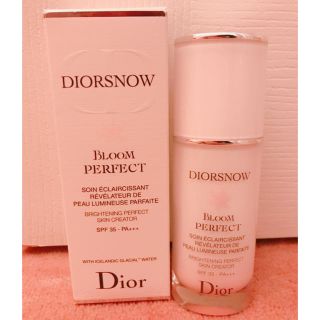 クリスチャンディオール(Christian Dior)の新品 ディオール スノー ブルーム  パーフェクト 30ml(化粧下地)