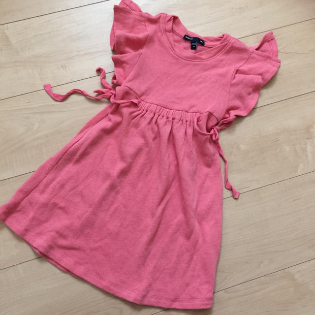 babyGAP(ベビーギャップ)のbabygap  肩フリルワンピース キッズ/ベビー/マタニティのキッズ服女の子用(90cm~)(ワンピース)の商品写真