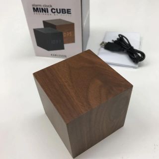 新品未使用 alarm clock MINI CUBE KARLSSON 木 茶(置時計)