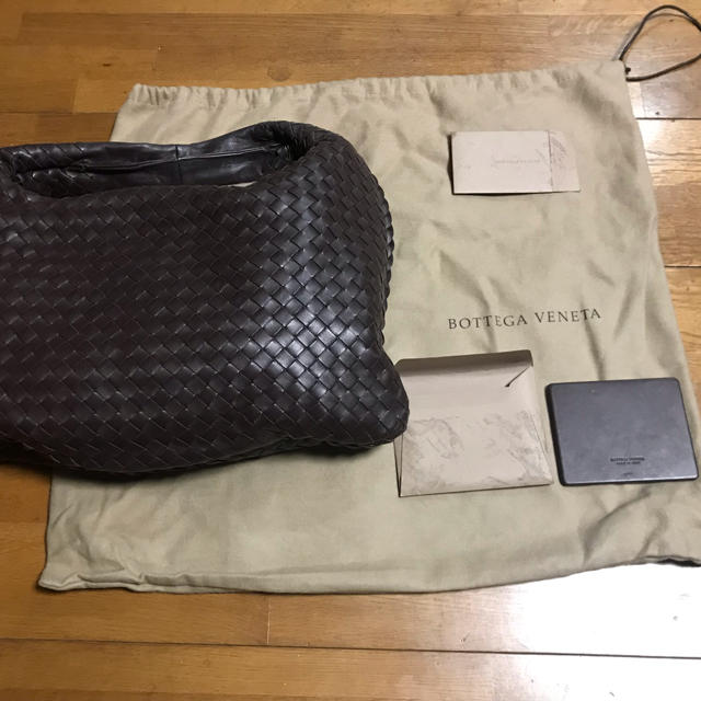 Bottega Veneta(ボッテガヴェネタ)のハナマダラ様専用ボッテガヴェネタ イントレチャート ショルダーバッグ 濃茶  レディースのバッグ(ショルダーバッグ)の商品写真