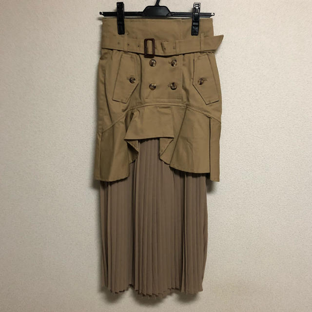 Ameri VINTAGE(アメリヴィンテージ)の【最終値下げ】《AMERI》TRENCH PLEATS SKIRT レディースのスカート(ロングスカート)の商品写真