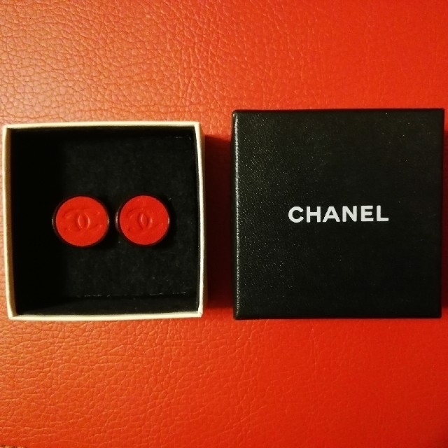 CHANEL ♡ ボタンイヤリングイヤリング