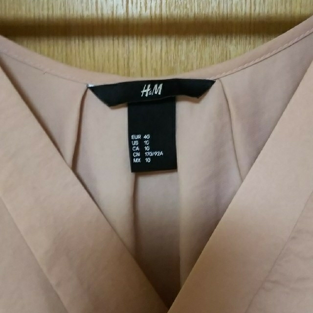 H&M(エイチアンドエム)の【美品】H&M トップス(40)Fover 21 トップス(M) レディースのトップス(カットソー(半袖/袖なし))の商品写真