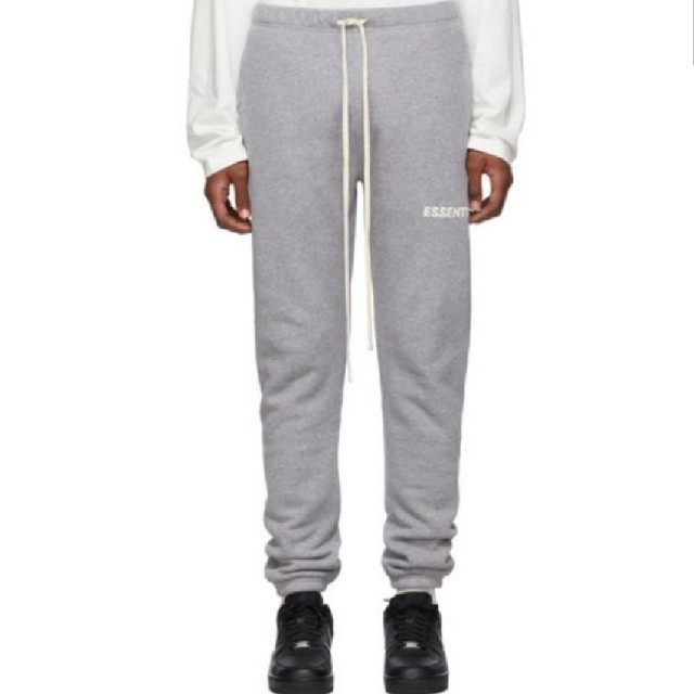 FEAR OF GOD(フィアオブゴッド)のFOG Essentials Graphic Sweatpants　値下げ不可 メンズのトップス(スウェット)の商品写真