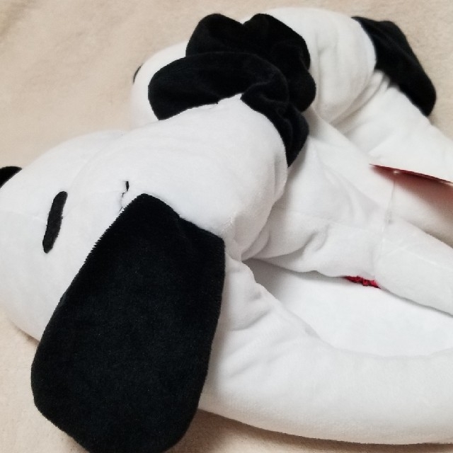 SNOOPY(スヌーピー)のスヌーピー   新品 ぬいぐるみみたいなスリッパ インテリア/住まい/日用品のインテリア小物(スリッパ/ルームシューズ)の商品写真