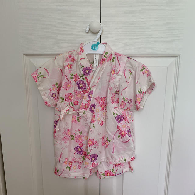 西松屋(ニシマツヤ)の甚平 女の子 浴衣 95 キッズ/ベビー/マタニティのキッズ服女の子用(90cm~)(甚平/浴衣)の商品写真