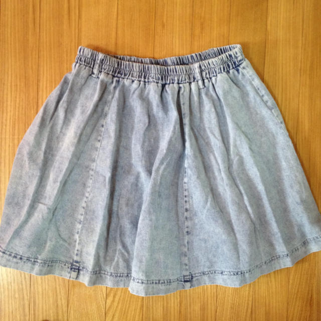 WEGO(ウィゴー)のデニムフレアスカート レディースのスカート(ミニスカート)の商品写真