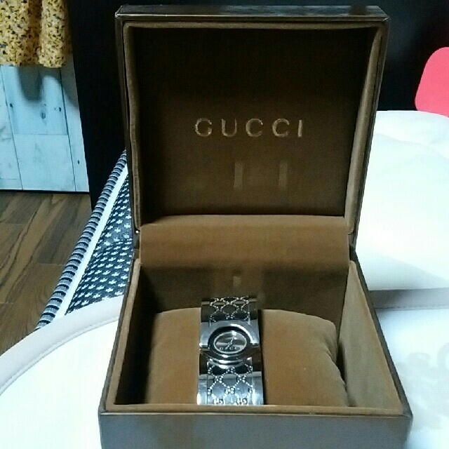 GUCCI 時計 バングル GUCCI 時計 バングル