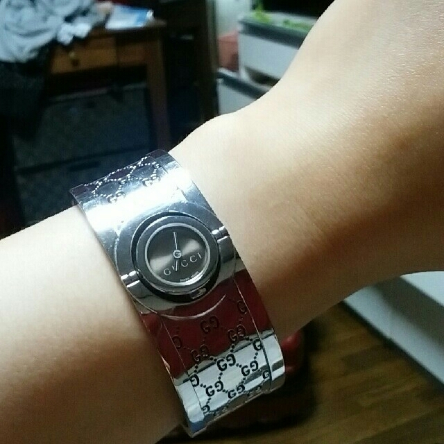 GUCCI 時計 バングル GUCCI 時計 バングル