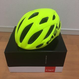 メット(MET)のMET Idolo 自転車用ヘルメット(ウエア)