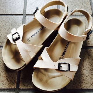 ビルケンシュトック(BIRKENSTOCK)のTATAMI 白サンダル(サンダル)