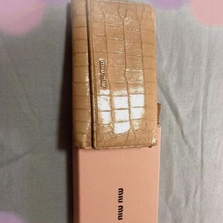 ミュウミュウ(MIU MIU)のミュウミュウの財布(財布)