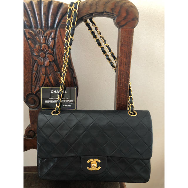 CHANEL(シャネル)のツリーランド様専用 シャネル マトラッセ ショルダーバッグ 26cm レディースのバッグ(ショルダーバッグ)の商品写真